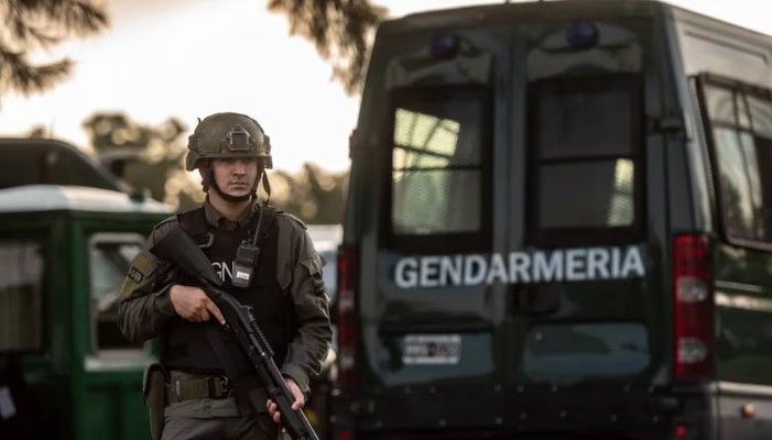 Los uniformados de Gendarmería Nacional encontraron una fortuna dentro de un camión en la provincia de Córdoba.
