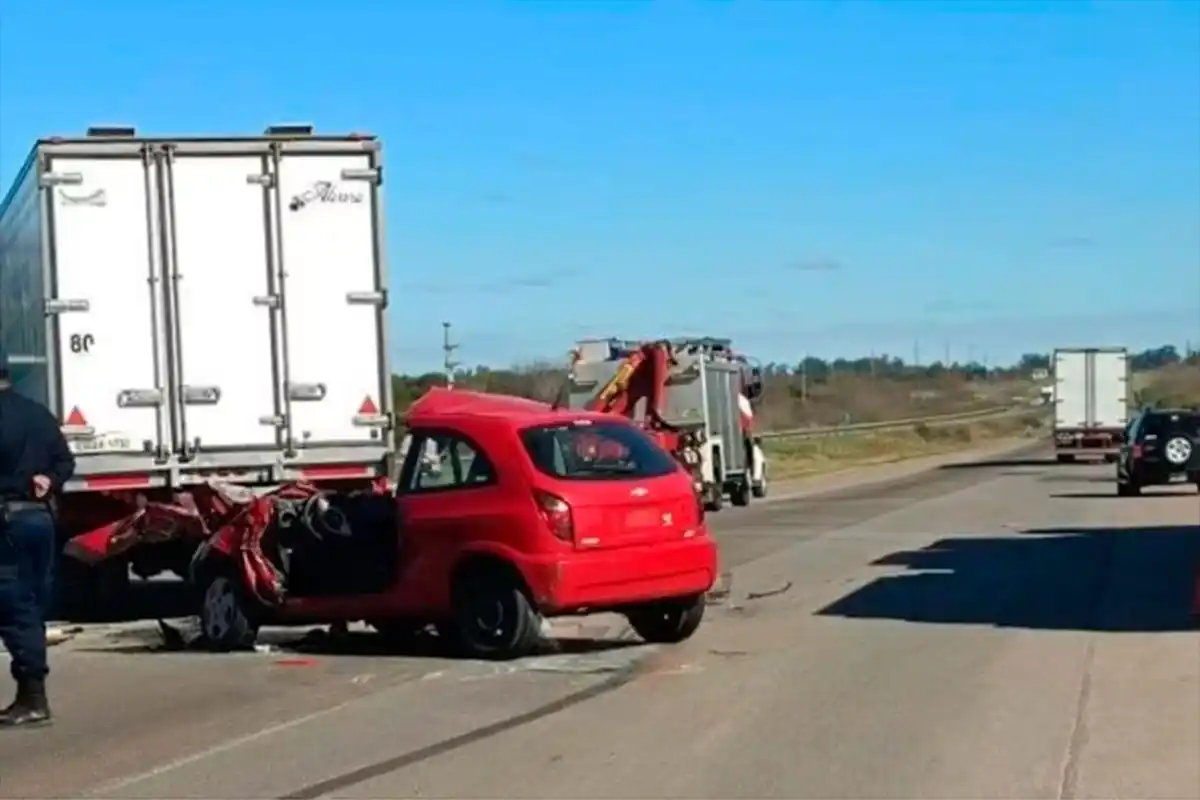 Choque entre camión y automóvil dejó una mujer gualeguaychuense internada en terapia intensiva