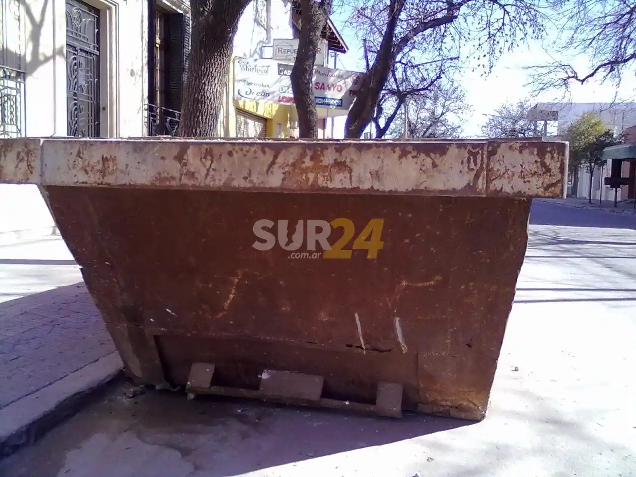 Mayor control de volquetes instalados en diferentes zonas de la ciudad.