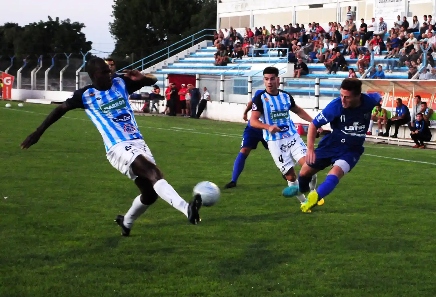 Empate de Grupo, en un partido cambiante