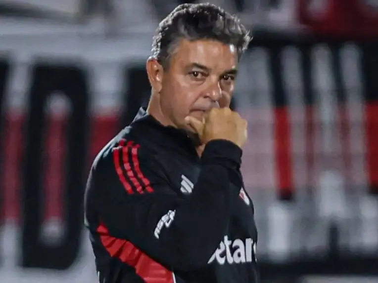 Gallardo define el equipo para el sábado.