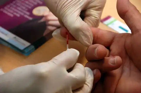 Día Mundial de la Lucha contra el SIDA: realizan testeos rápidos en Rosario este lunes