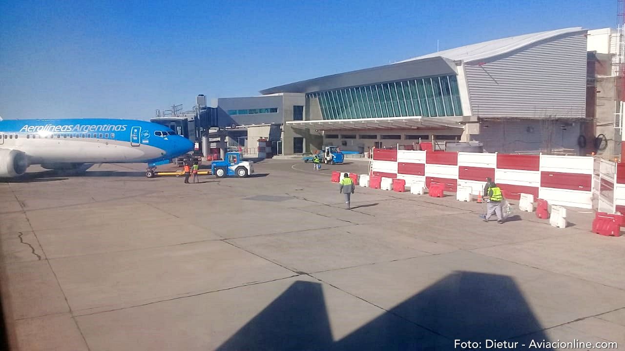 Ya se demolió la vieja terminal del aeropuerto de Comodoro Rivadavia
