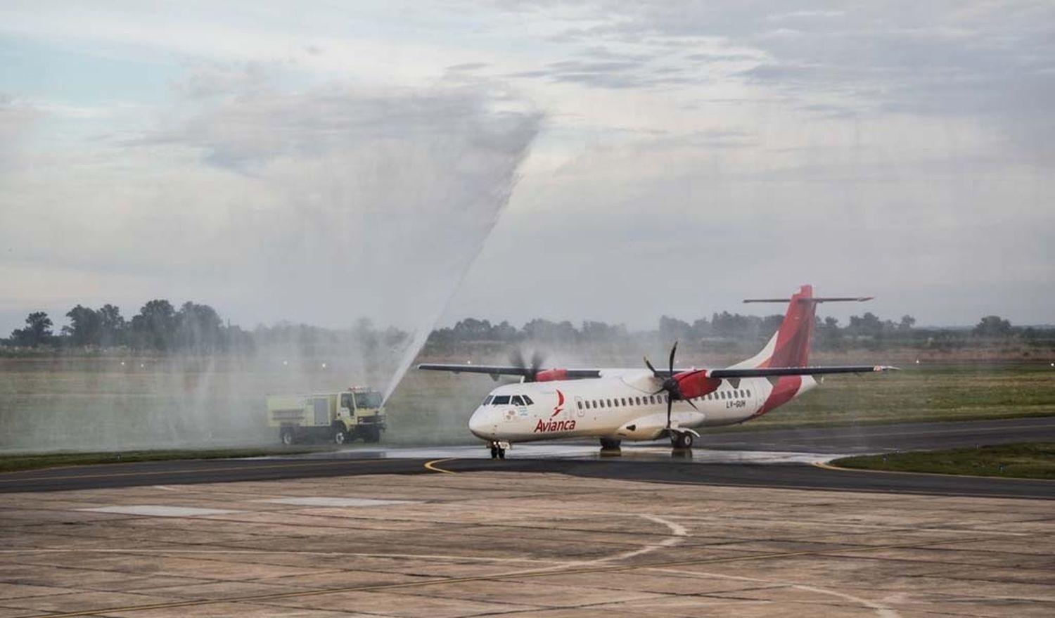 Se inauguraron los vuelos de Avianca a Sauce Viejo