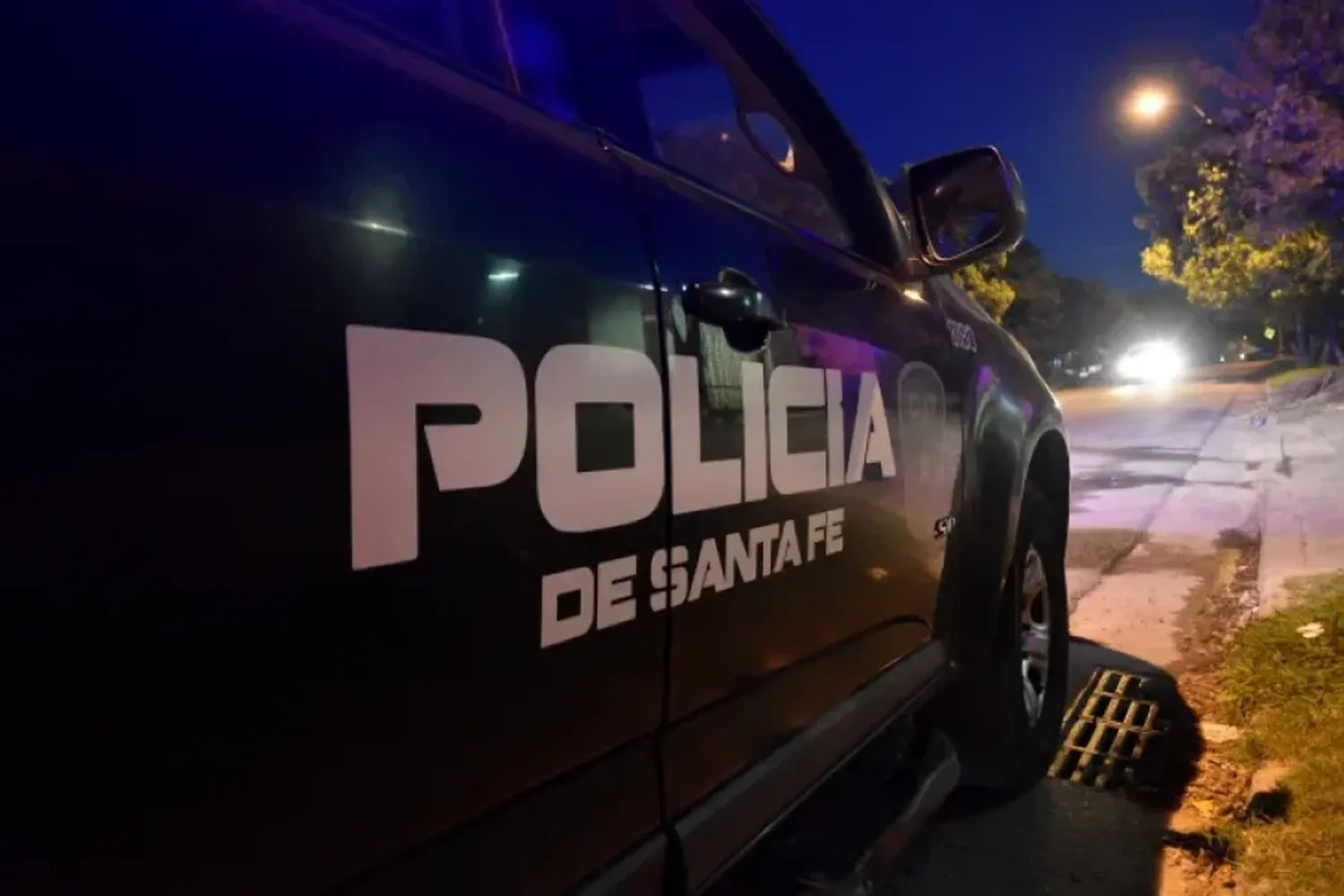 Imputan a trece policías y cuatro civiles por el fraude con vouchers de combustible en Rosario