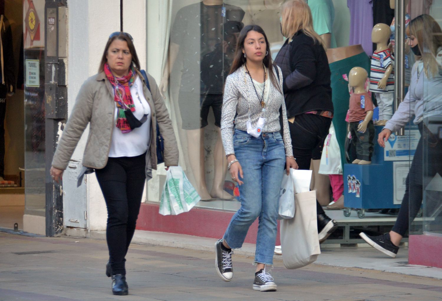 Las ventas minoristas pymes cayeron 7,3% en abril, -18,4% en el primer cuatrimestre