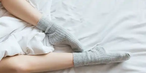 ¿Dormir con medias? La explicación de la psicología