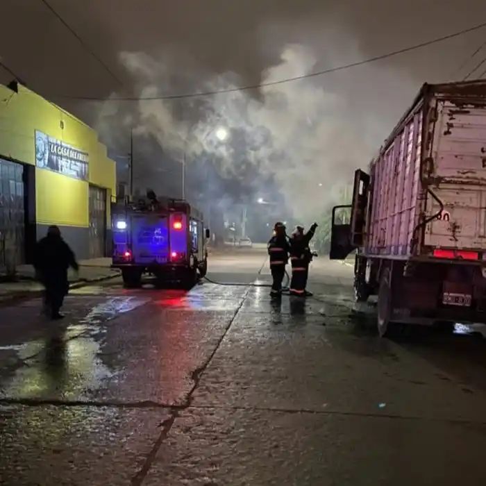 Camión incendiado