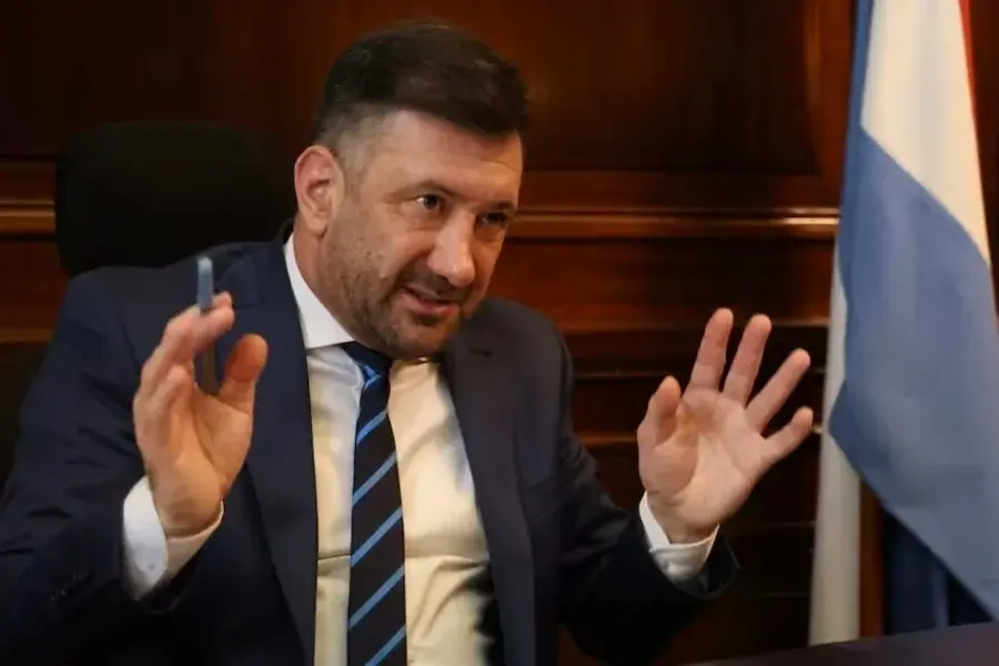 Por supuestas irregularidades en la sesión, Edgardo Kueider pidió que lo restituyan como senador