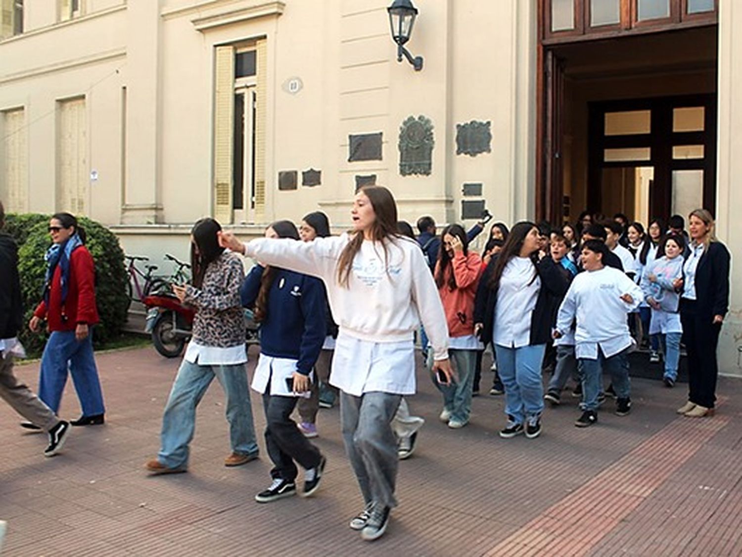 Participó el alumnado, personal docente, administrativo y maestranza.