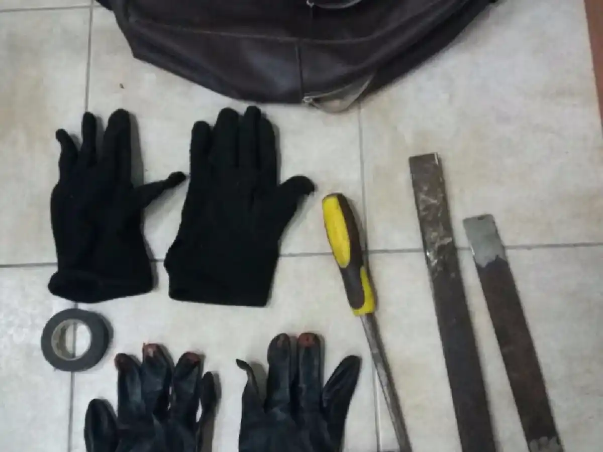 Detienen a sospechosos que portaban herramientas