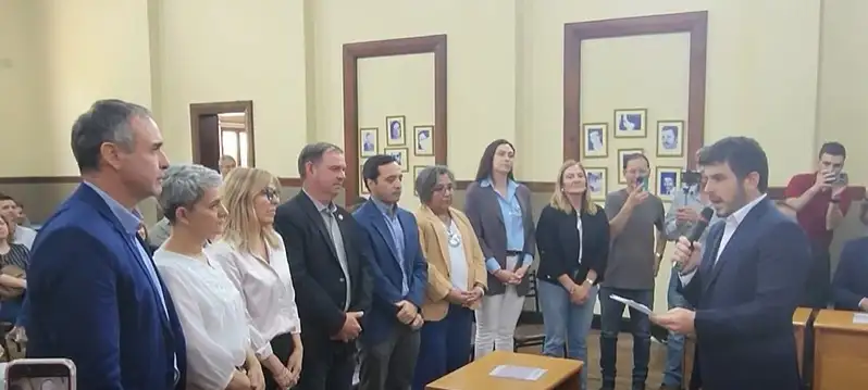 El intendente Chiarella en la toma de juramento a los miembros del gabinete municipal. Foto: Gentileza