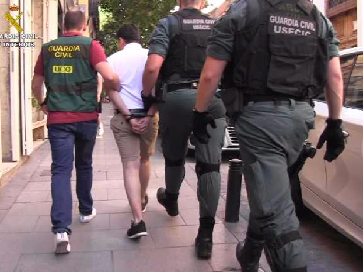Detienen al mayor ciber-estafador de la historia de España