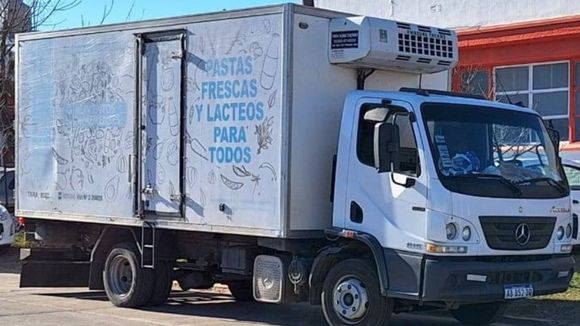 Camión de pastas y lácteos: esta vez se instalan en Río Tala y Santa Lucía para competir con precios