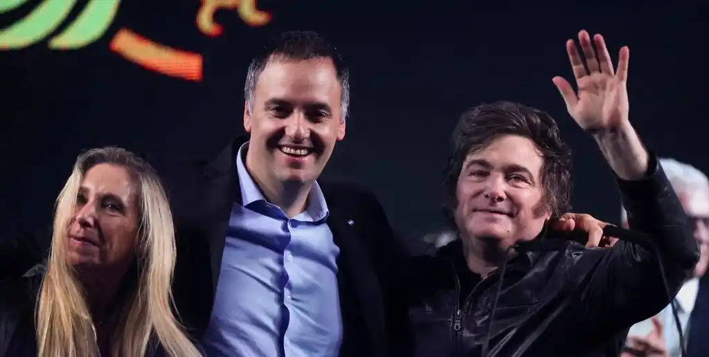 Los Milei al salvataje de Manuel Adorni.