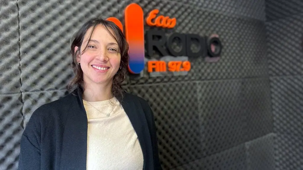 Lucía Giamberardino en los estudios de Ecos Radio
