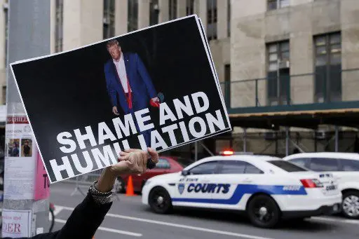 ¡SE ACERCA EL MOMENTO DE LA VERDAD! Trump ya en Nueva York para comparecer ante la justicia