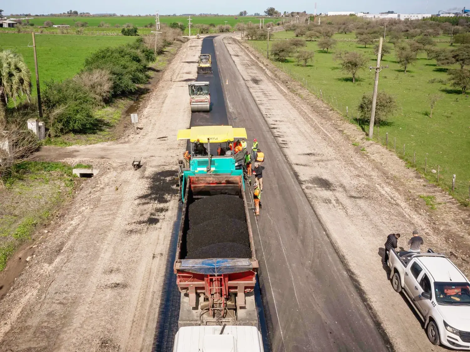 Continúa el asfaltado de la Ruta 23 entre los departamentos Uruguay y Colón