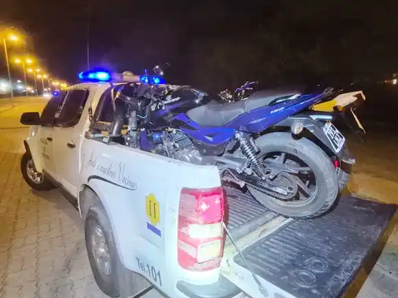 Dos jóvenes detenidos; uno estaba incumpliendo prisión domiciliaria por una causa federal de drogas