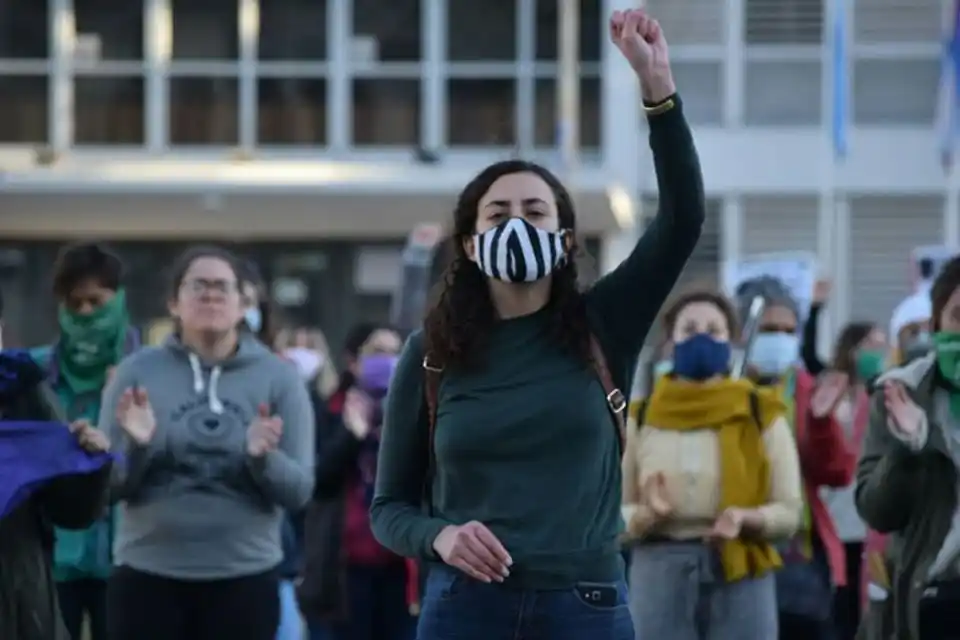 La Izquierda critica la flexibilización de la cuarentena: “Nos exponen al contagio innecesariamente”