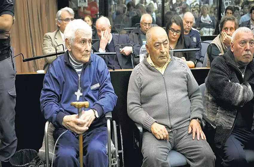 Condenaron a Etchecolatz a perpetua en un juicio por lesa humanidad