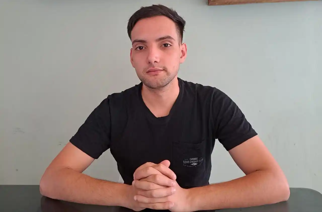 Tras mudarse y comenzar a trabajar de mozo en Chivilcoy, Jonathan Morel ahora denuncia que se siente "amenazado" 