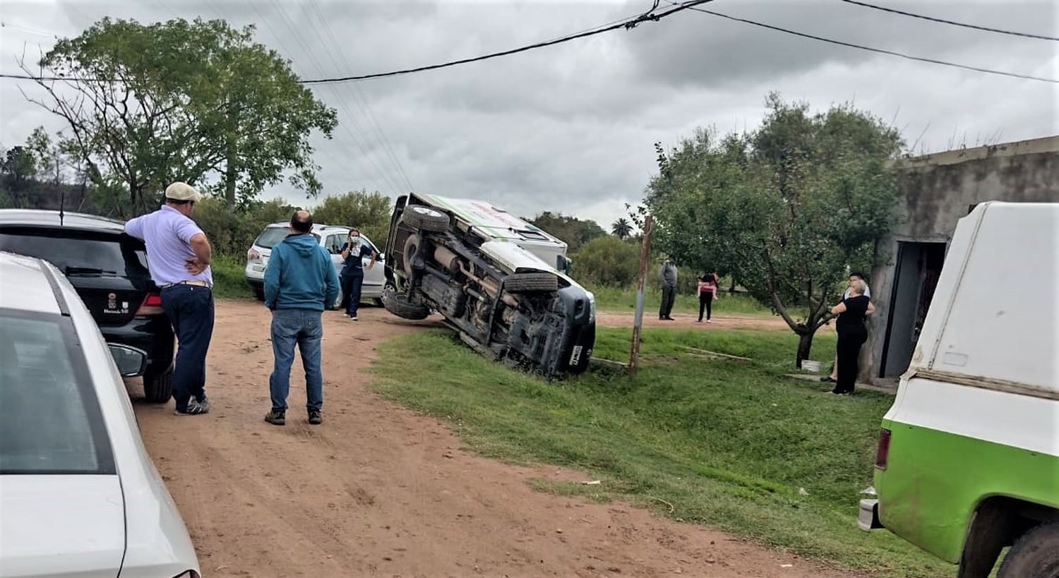 Volcó la ambulancia de Gobernador Castro: enviaron otra a la espera de saber si está en condiciones de circular