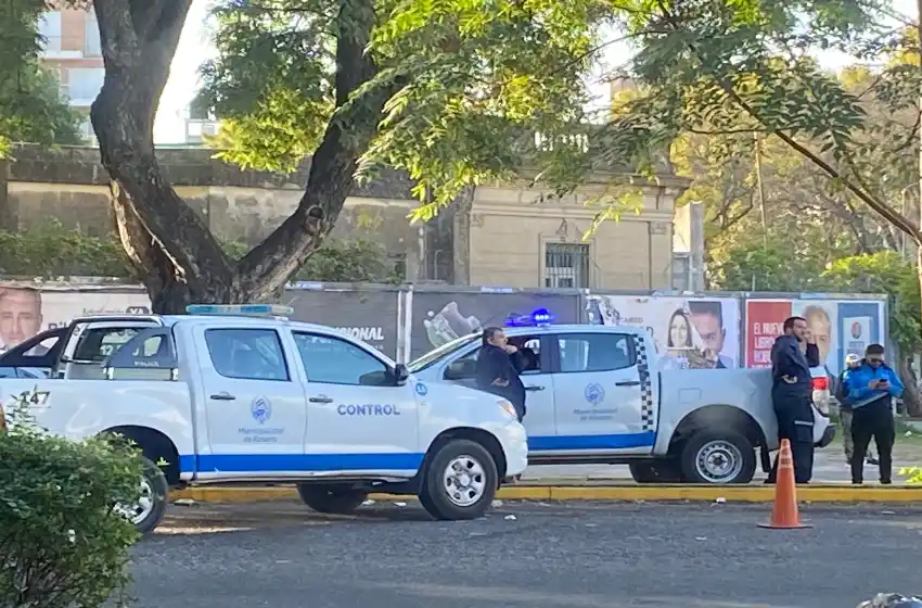 Pese a operativo de control y tras la denuncia de los vecinos, volvieron los cuidacoches al Centenario