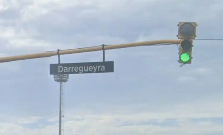 El semáforo está ubicado en uno de los puntos más transitados de Punta Mogotes.