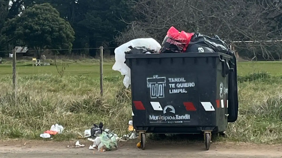 Uno de los contenedores ubicado en el barrio Graduados