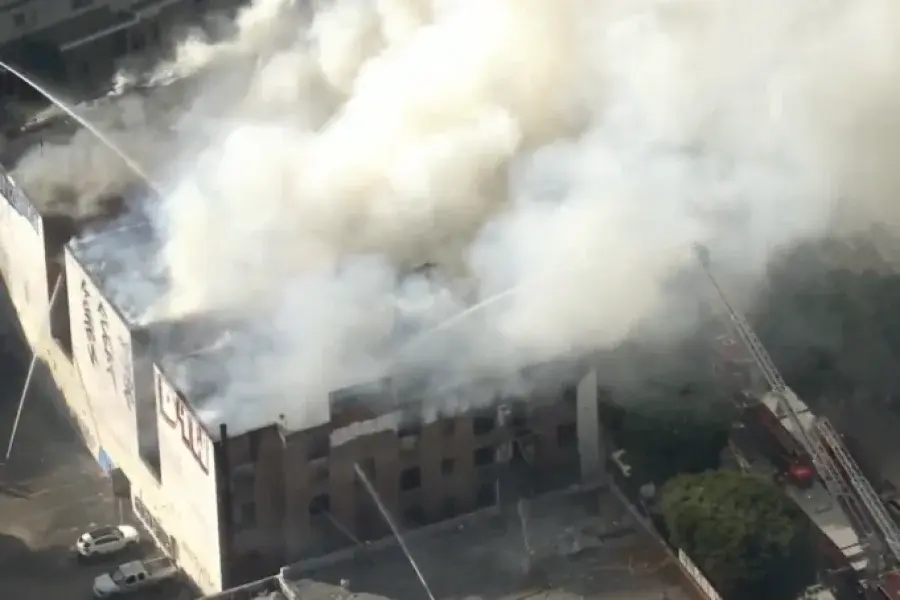 Un incendio destruyó el Morrison Hotel que aparece en la portada del famoso disco de The Doors