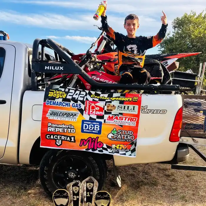 Valentino Bogue, campeón santafesino de motocross en la categoría 50 cc