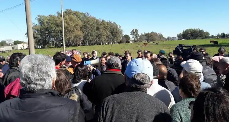 La mujer del pergaminense fallecido en Ruta 191 se sumó al reclamo y agradeció