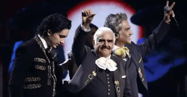 Álex, Alejandro y Vicente Fernández. Foto AFP