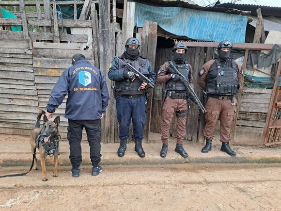 Allanamientos positivos: Detienen a tres personas y secuestran drogas y dinero en efectivo