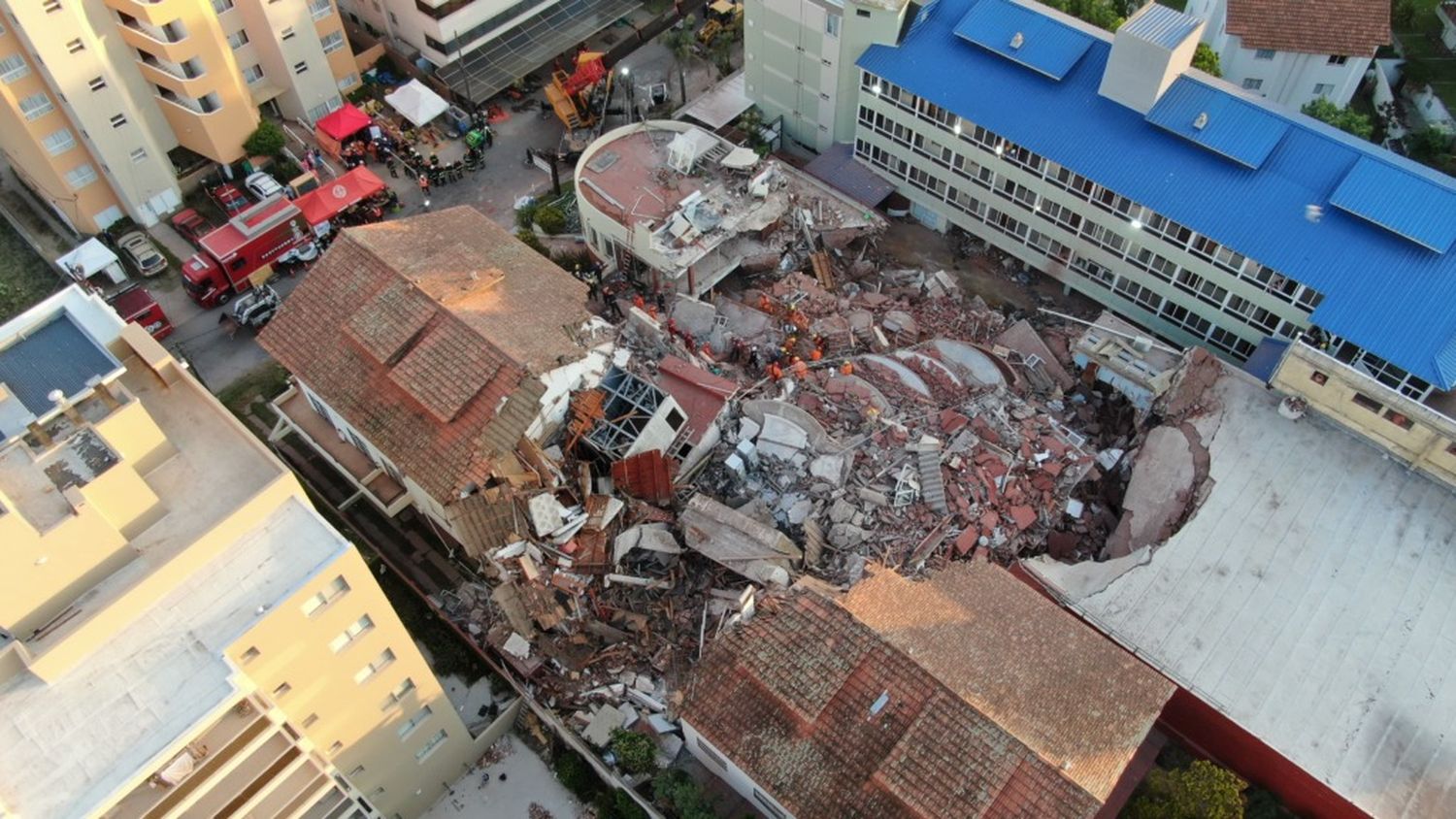 Dos muertos confirmados por la caída del Hotel Dubrovnik.