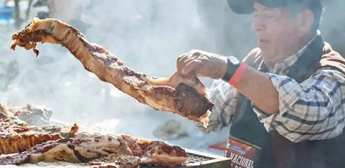 NUESTRA TRADICI�N: BASE DE LA ARGENTINIDAD