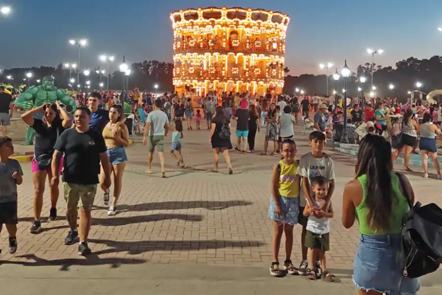 ¿Cúanto cuesta dar la vuelta en la calisita más grande del mundo?