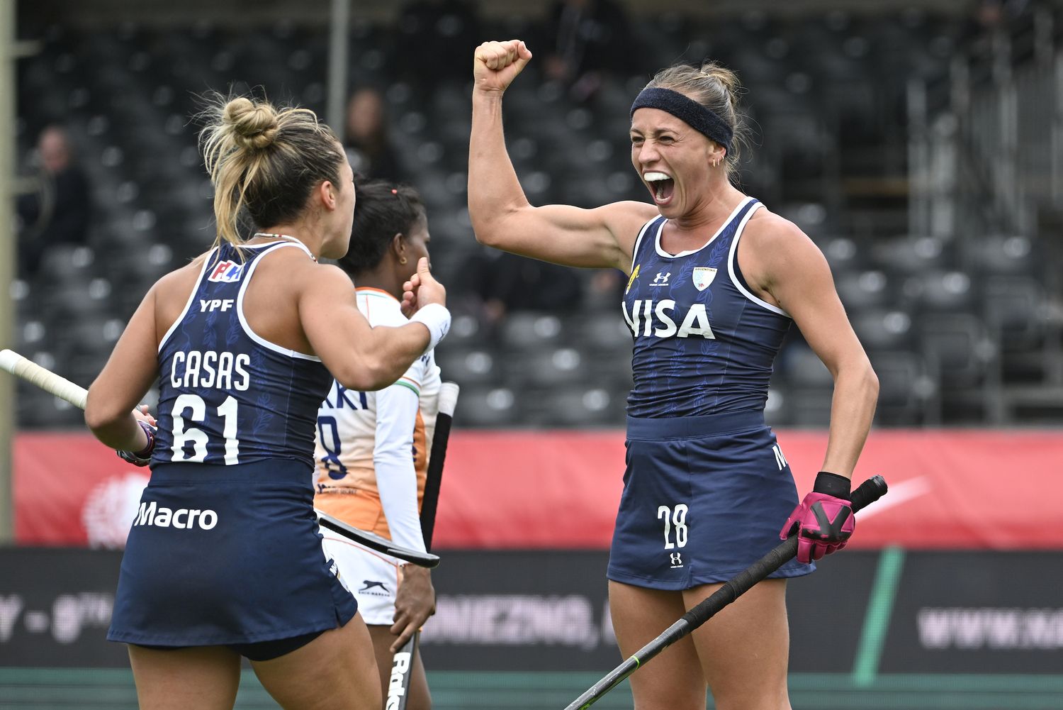 El festejo de Las Leonas en Amberes.