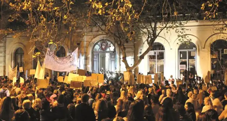 > #NiUnaMenos