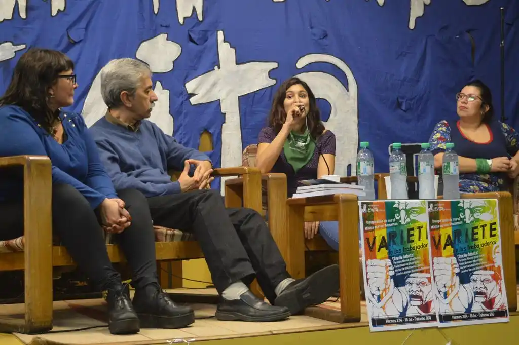 Debate sobre el trabajo y actividades  culturales ante un nuevo 1 de Mayo