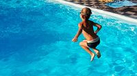 Vacaciones en la ciudad, alta demanda de piletas y alquiler de quintas