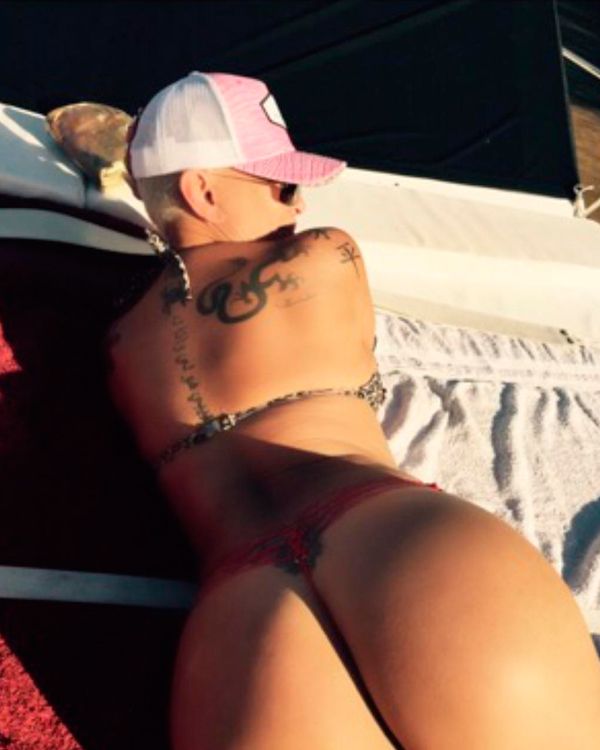 Daniela Cardone muestra su privilegiado cuerpo a los 52 años 