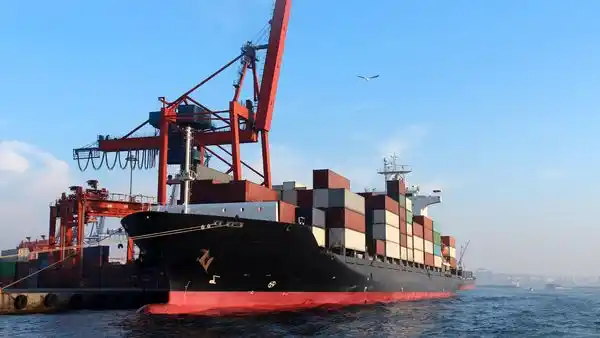 En febrero se profundizó el déficit comercial, según el Indec