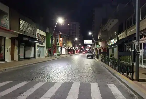 Pese a los apoyos recibidos, el cierre de los comercios a las 17 no salió por ordenanza