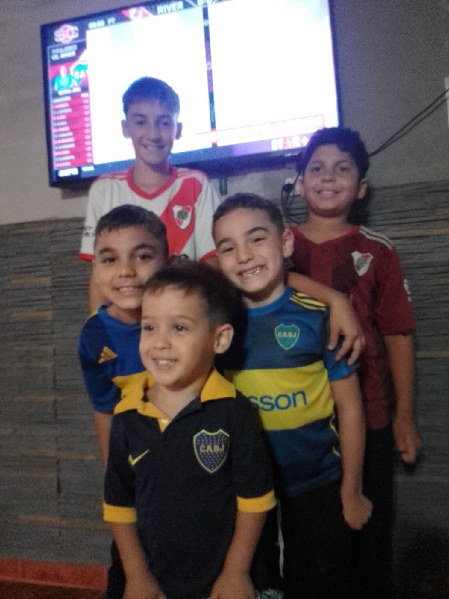 hinchas de boca y river