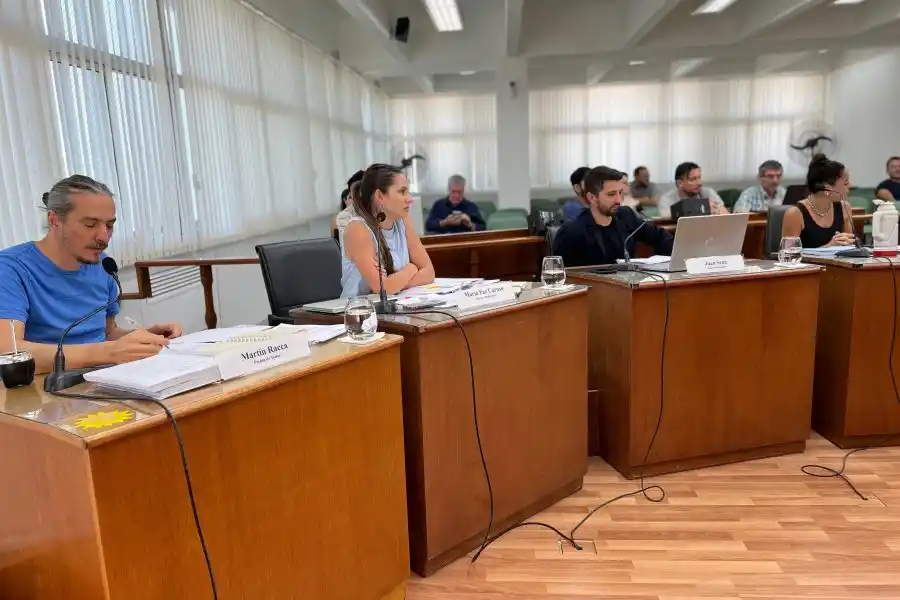 Con importantes cuestionamientos a la transparencia, el Intendente tiene su nuevo presupuesto: la palabra de la oposición