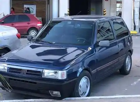Le roban el auto a peón rural