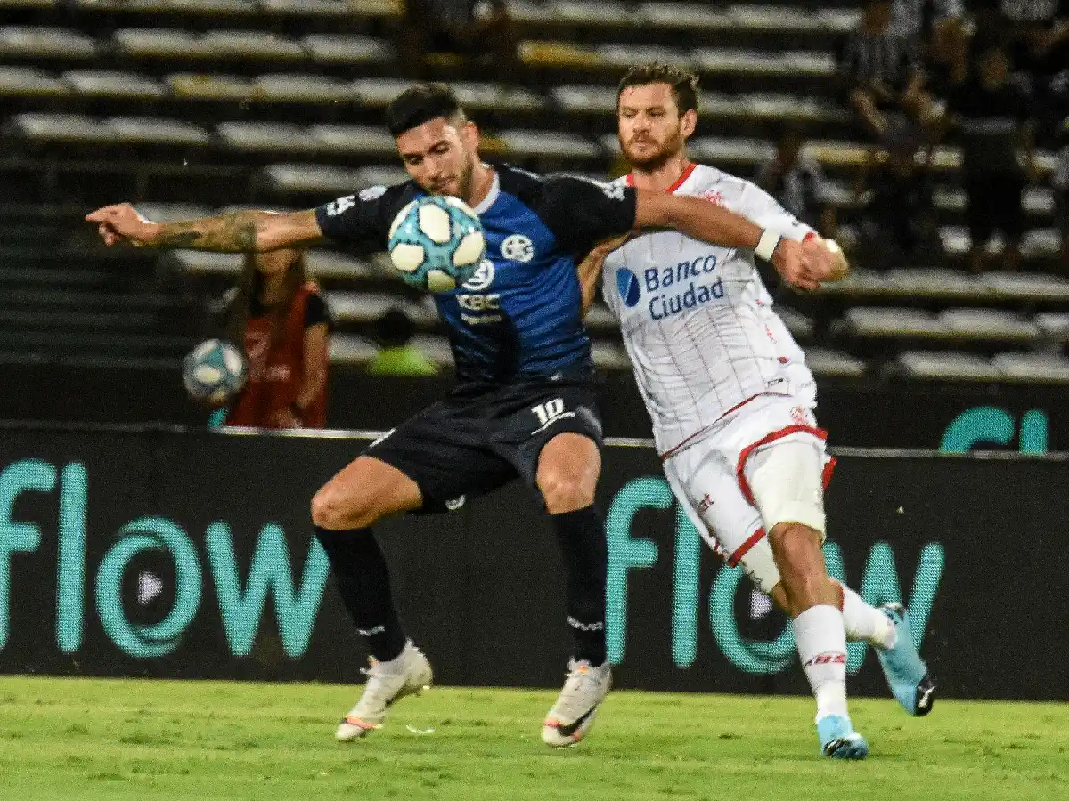 Talleres le dio otro cachetazo a Huracán