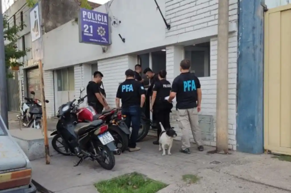 Rosario: allanaron la comisaría 21ª tras la desaparición de un joven